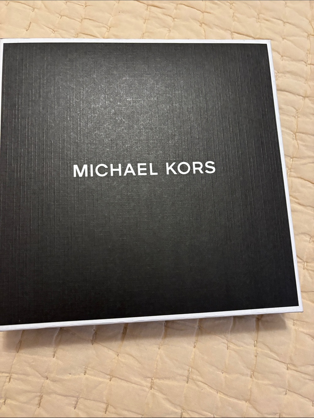 Michael Kors Black Saffiano Passport Cover and Luggage Tag Set - Picture 4 of 4